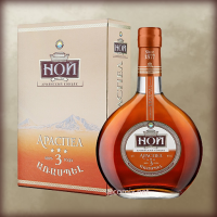 Noy Araspel 3YO gift box 0,5L (Коньяк Ной Араспел 3 года, подарочная коробка 0,5л)