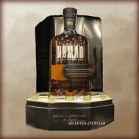 Nomad whiskey gift box + 4 cubes 0.7L (Виски Номад подарочный набор коробка + 4 кубика 0,7л)